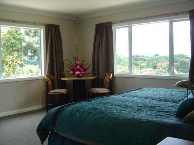 Vista Del Sol Villa Te Horo Room photo